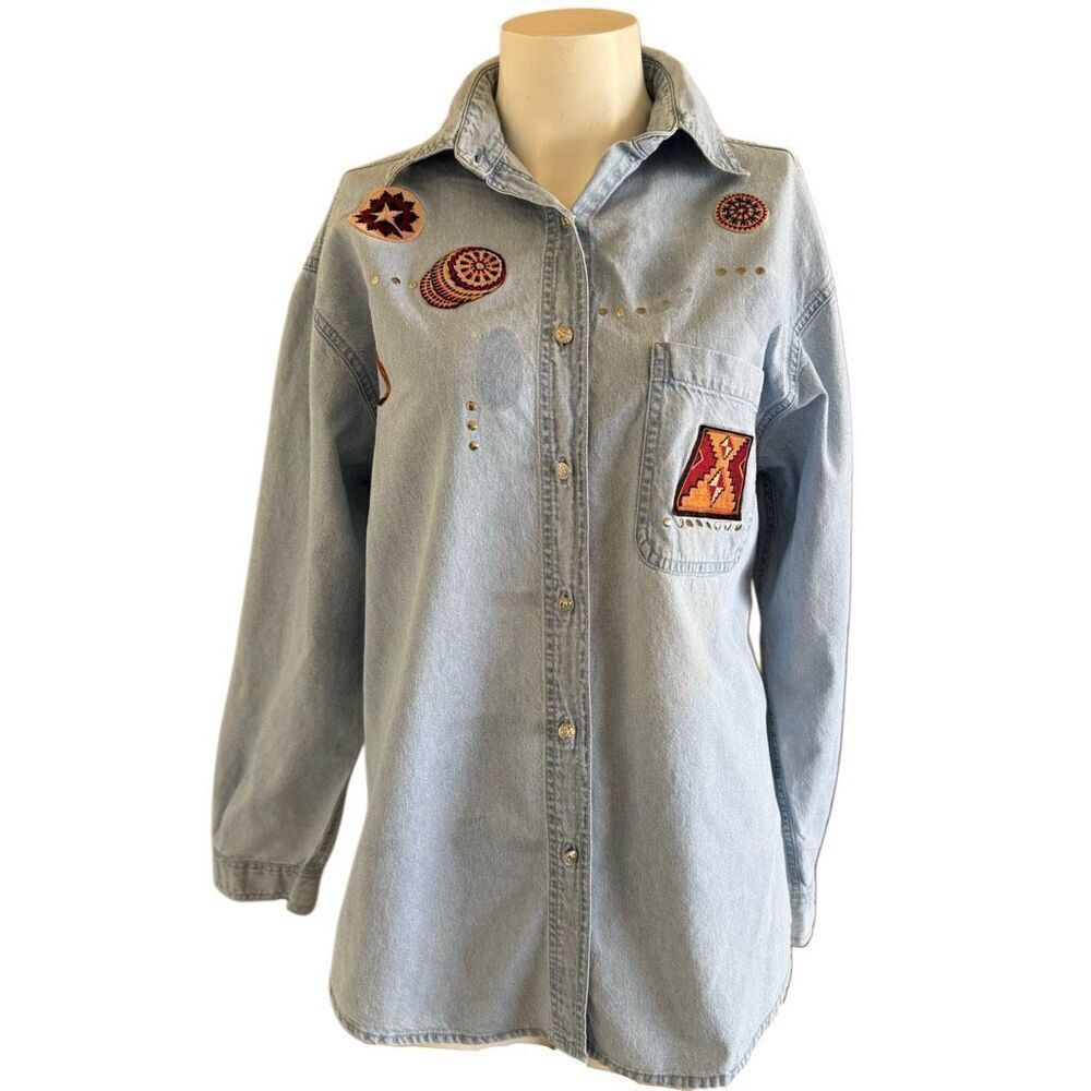 Tia Medium vintage 90s button up denim women’s shirt southwestern decal motif Ar